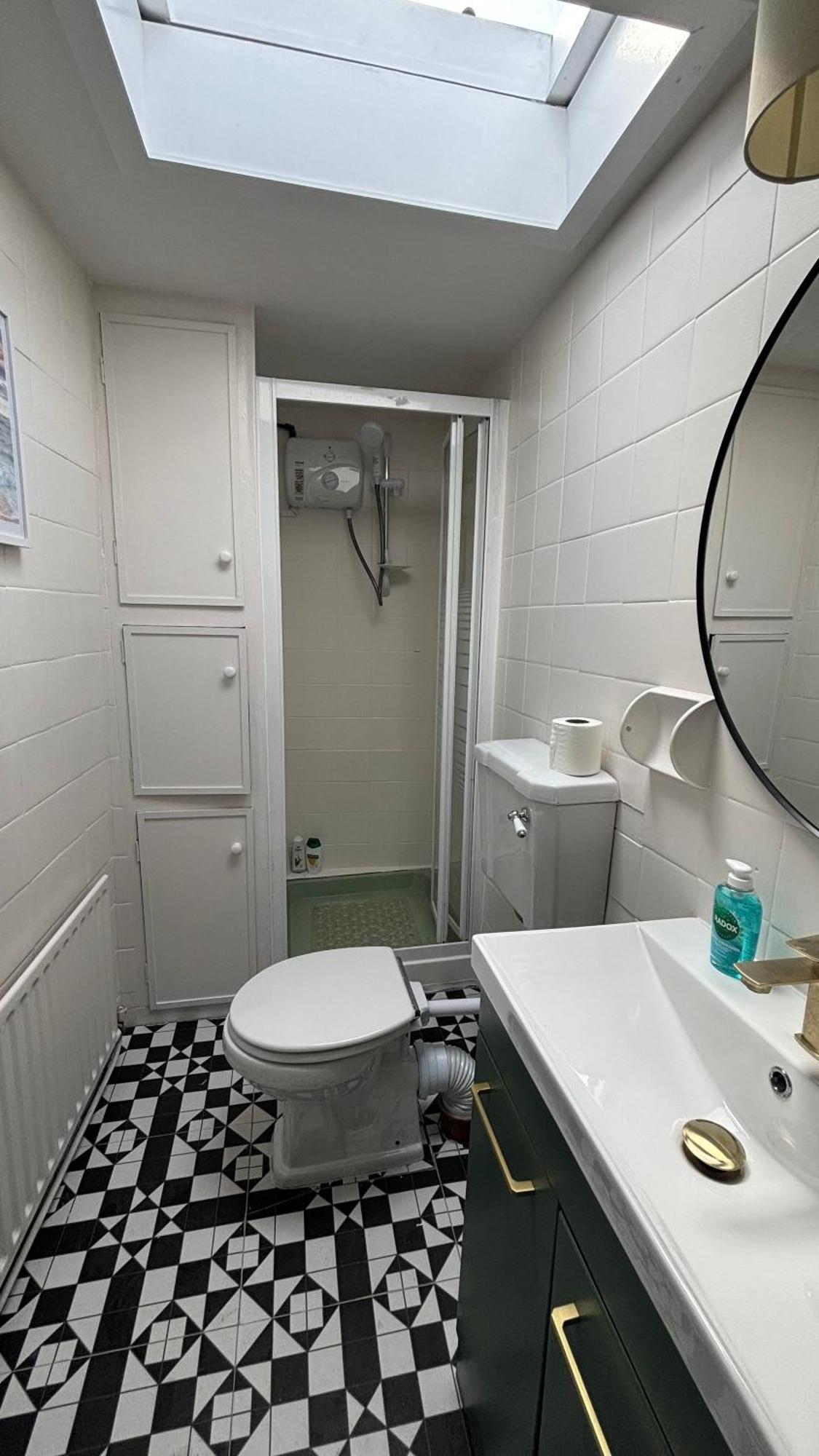 Homely 3 Bed City House Сasa de vacaciones